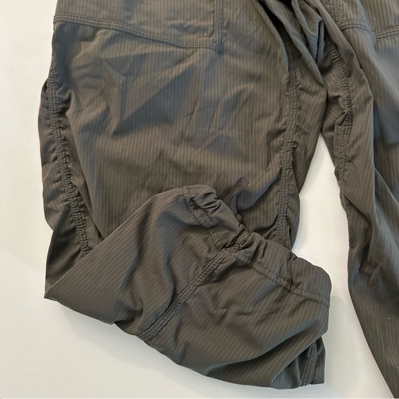 Lululemon Dance Studio Mid-Rise Cropped Pant - Picture 9 of 13